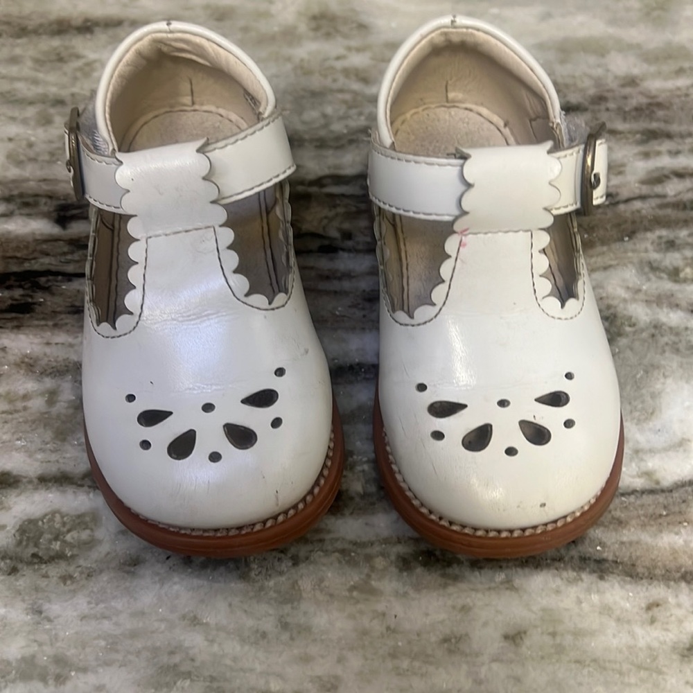 White leather T strap for toddler shoes